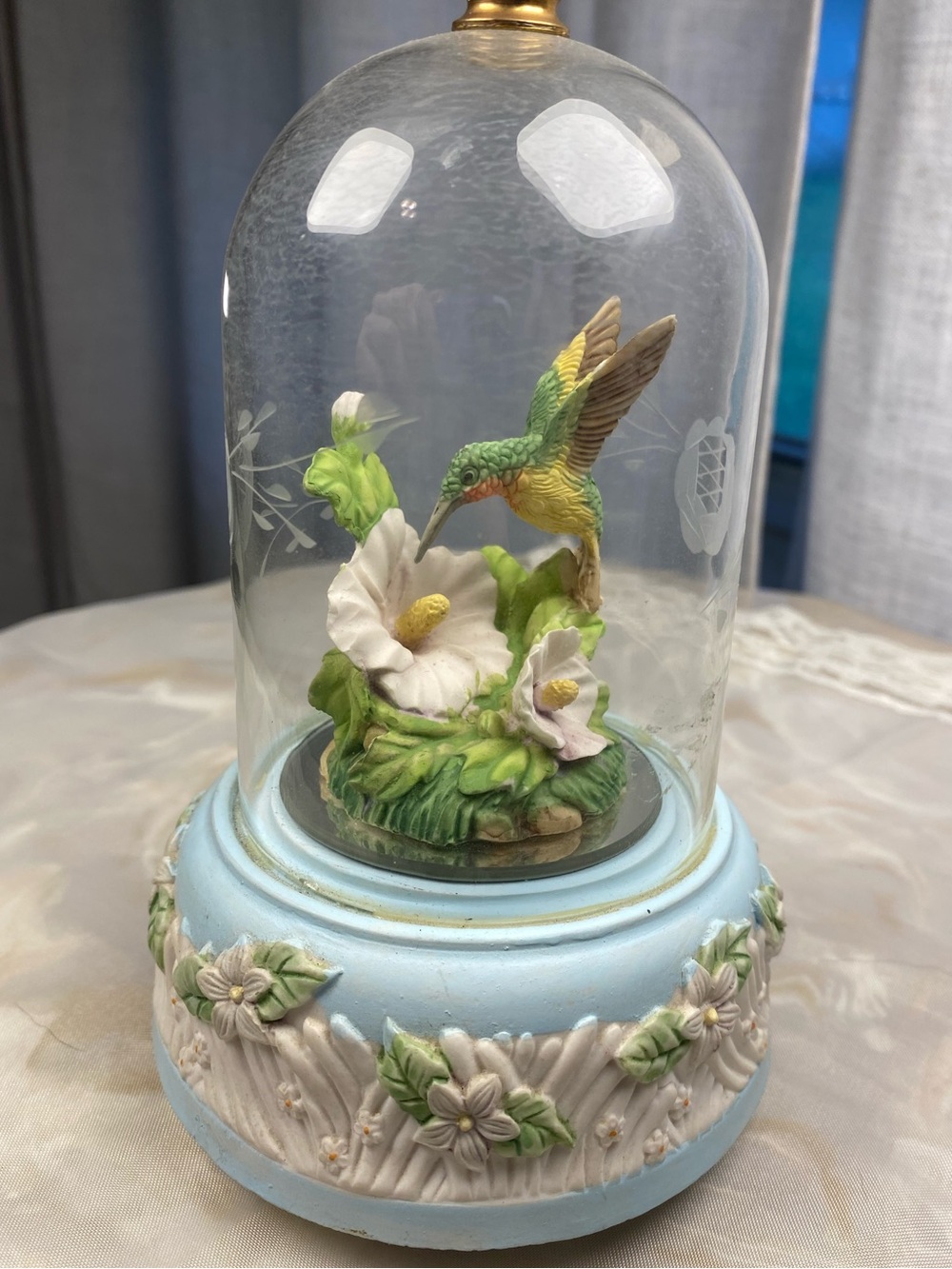 Vintage Glama Hummingbird Glass Dome Music Box Plays Memory Cats Floral Blue